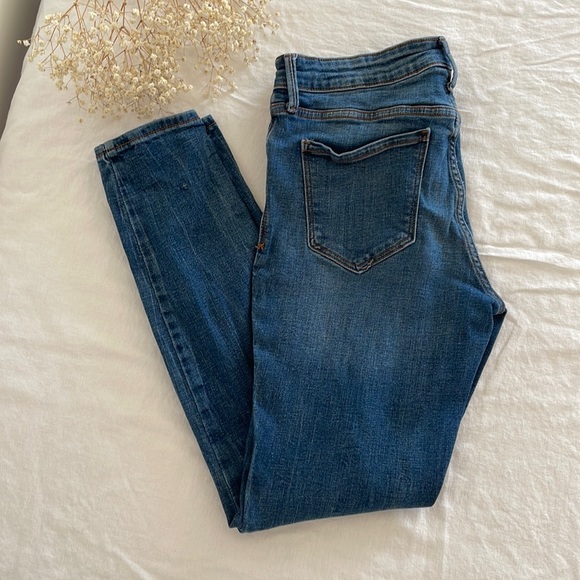 Old navy rockstar jeans. Size 10 - Picture 1 of 3